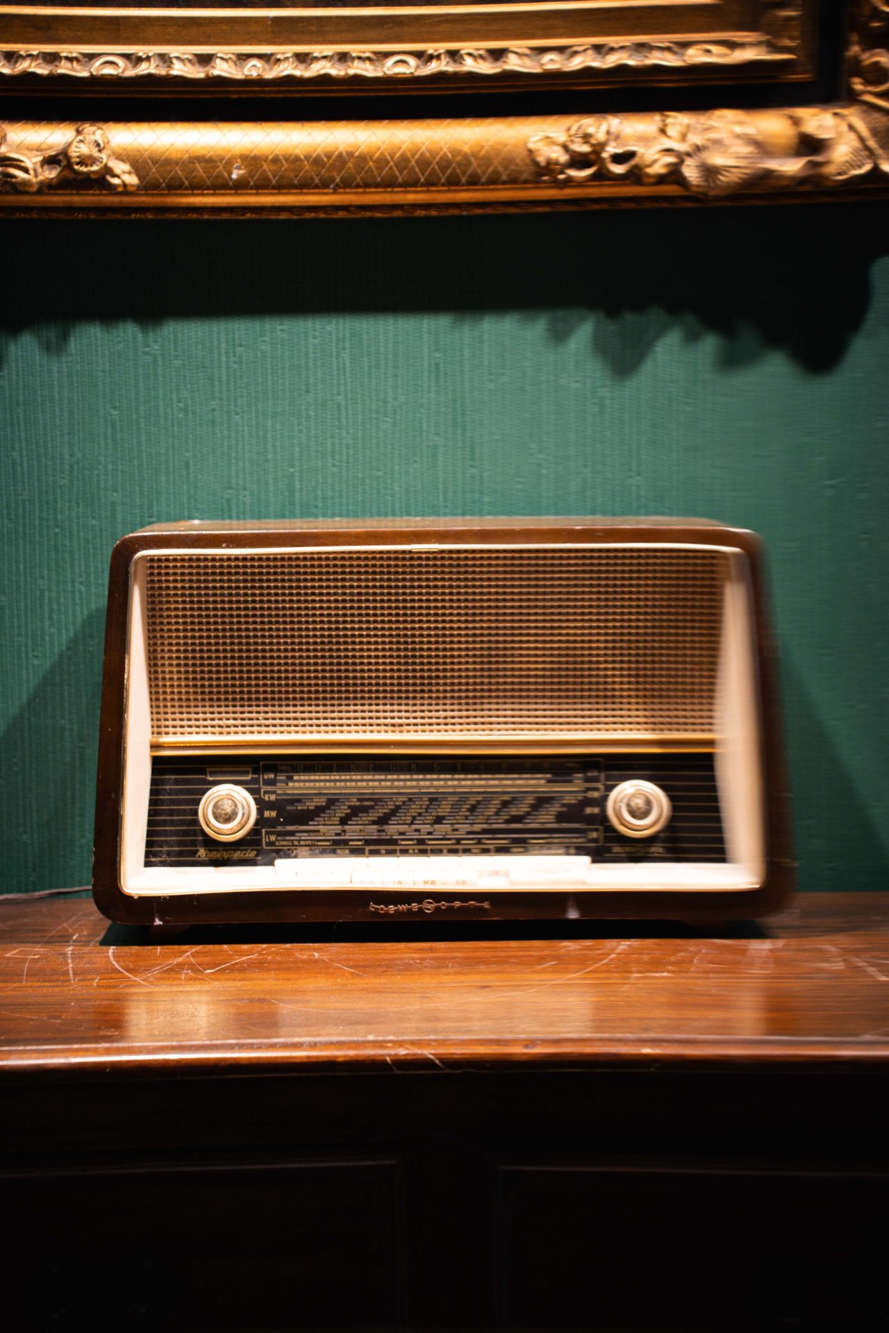 Grundig Majestic Ahşap Kasa lambalı radyo