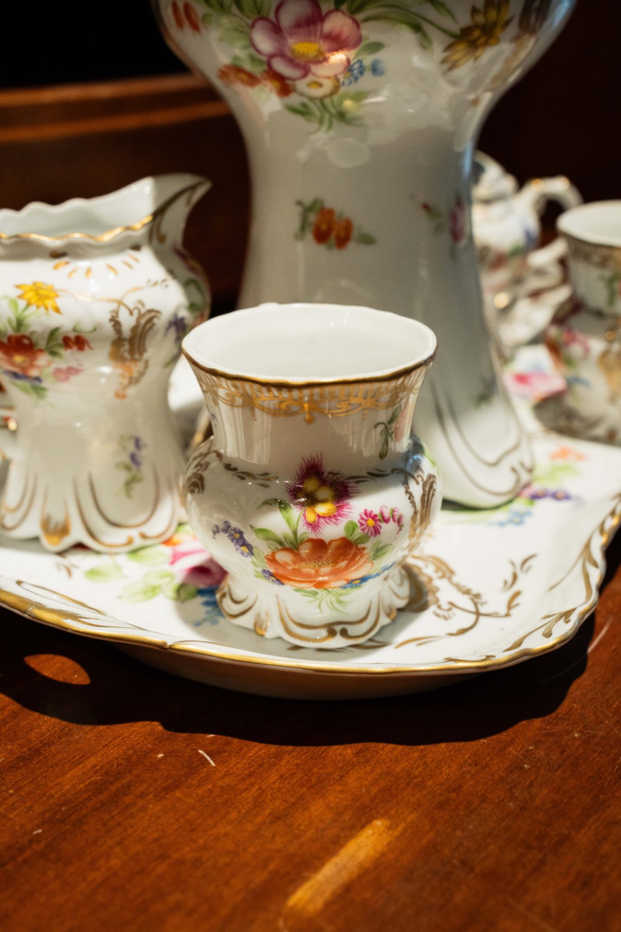 Antika/Vintage Çiçek Desenli & Altın Yaldızlı Porselen Kahve/Çay Seti