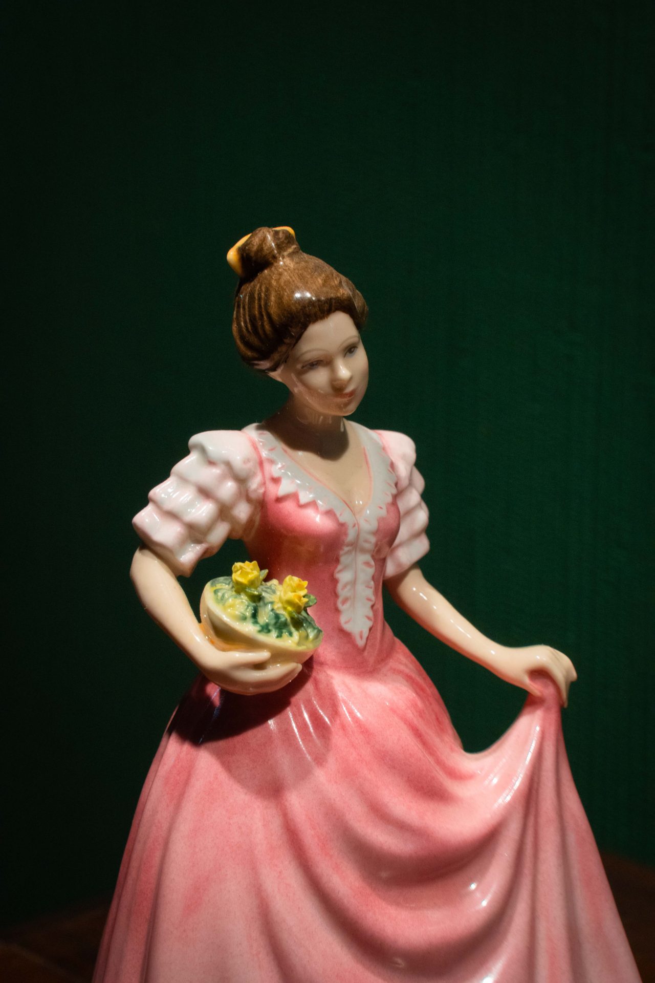 Royal Doulton Porselen Biblo 'Miss Kay'