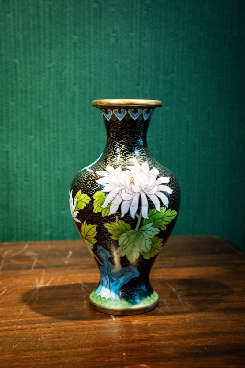 Cloisonne (Mineli) Beyaz Kasımpatı Motifli Vazo