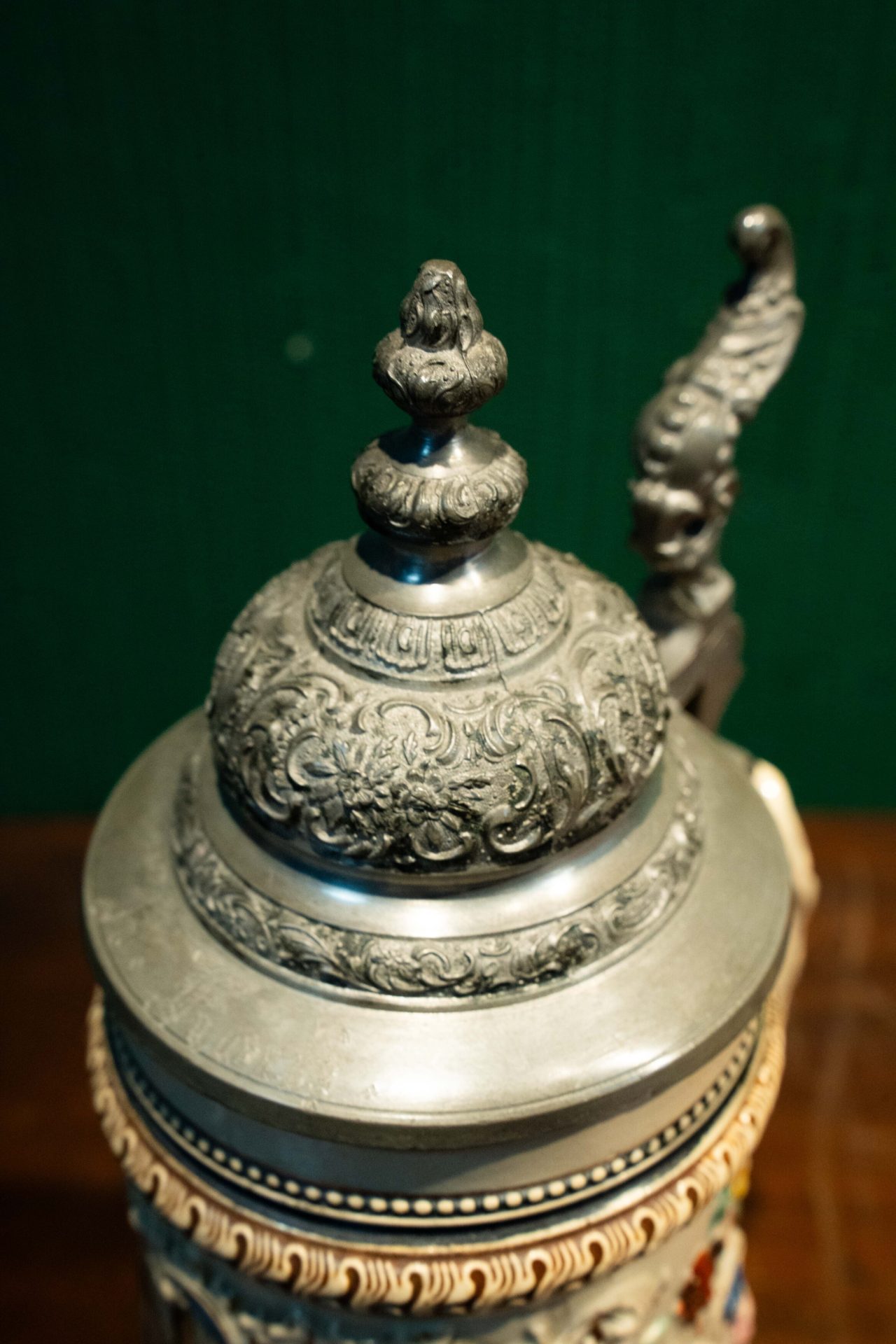 Antika/Vintage Almanca yazılı Kabartmalı Seramik Bira Bardağı