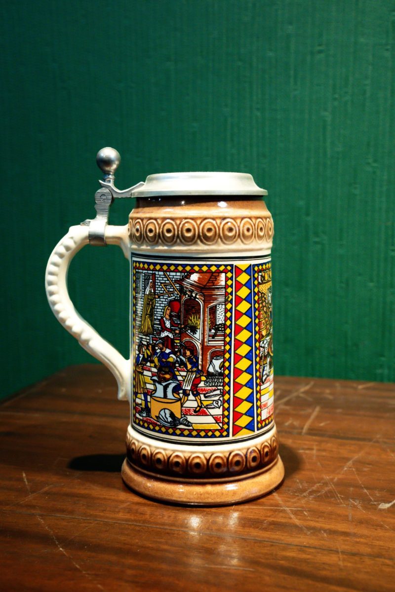 Vintage Alman Tarzı Kabartmalı&Görselli Seramik Bira Bardağı